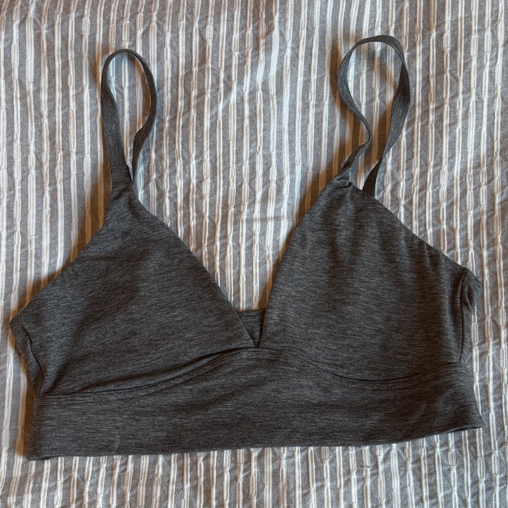 Gap Body Breathe Triangle Bralette, Medium, Gray